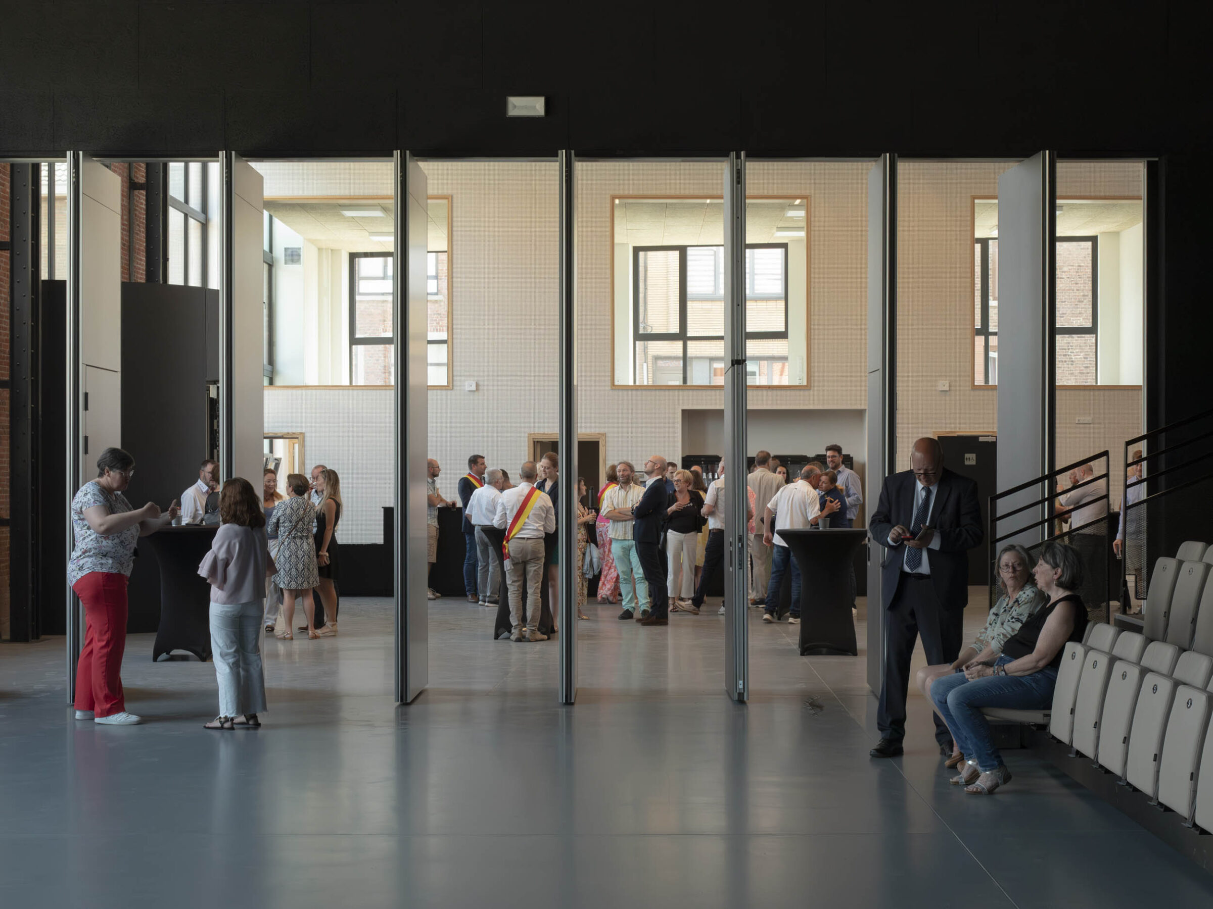 Transformation d'un hall industriel en centre culturel à Pont-à-Celles FP ARCHITECTES