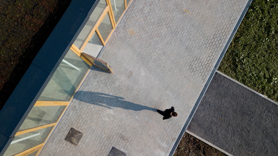 Eco rénovation d'un ensemble de bâtiments en milieu rural en logements d'urgence, maison rurale et ateliers artisanaux. FP architectes